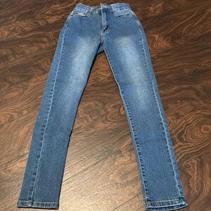 High waisted jeans